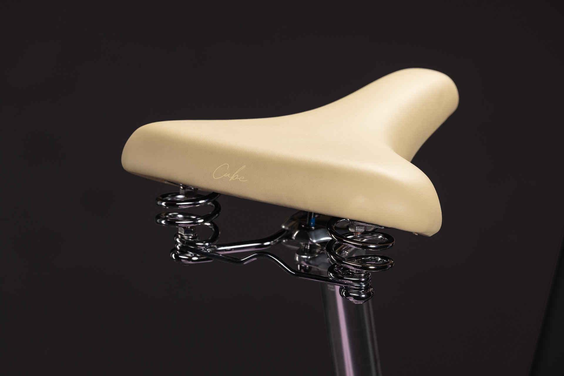 BICICLETA ELECTRICA CUBE ARUBA HYBRID 600 EASY ENTRY COTTONCANDY CREME 2027 cadru 54cm - roti 28 [2]