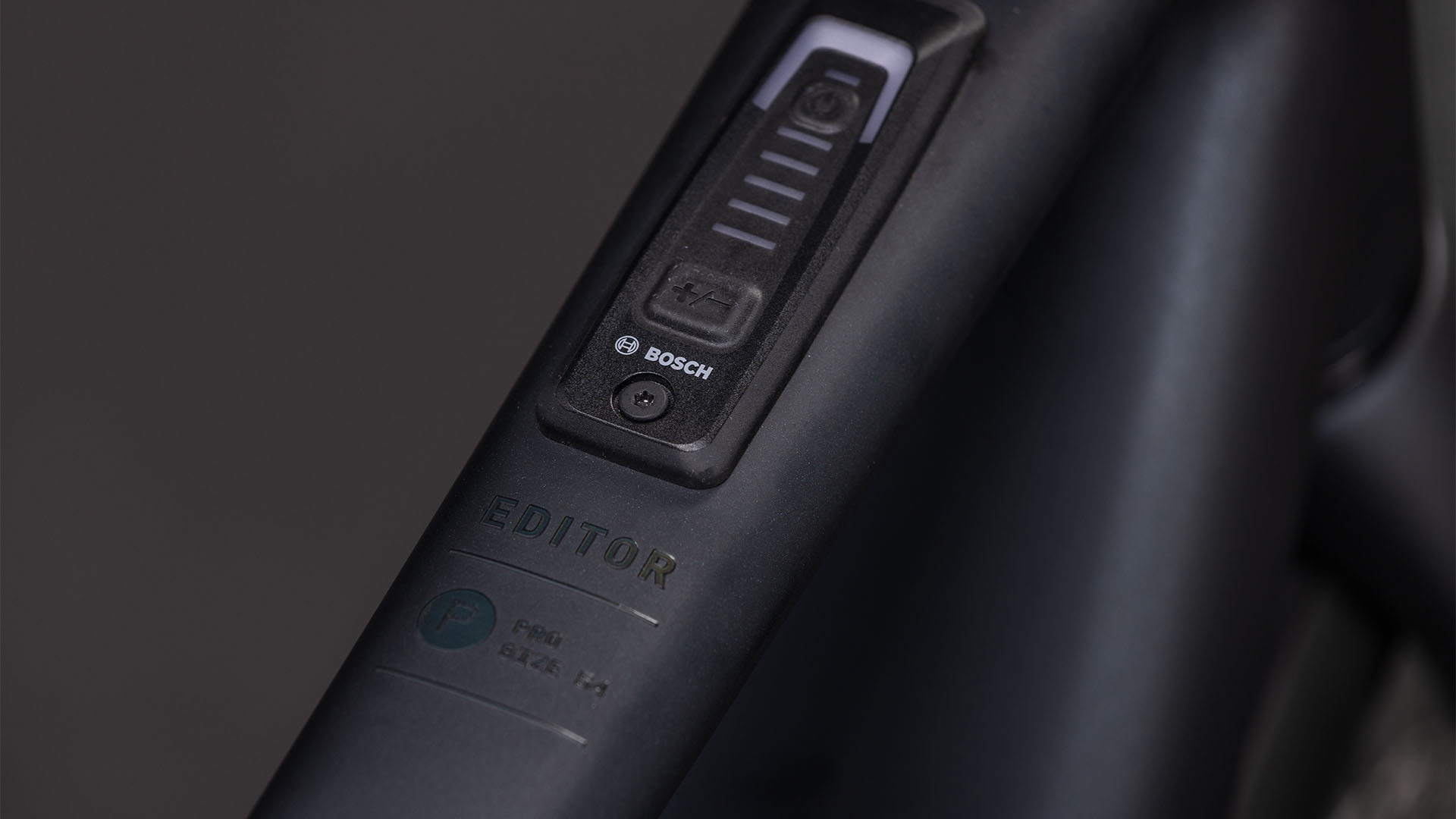 BICICLETA ELECTRICA CUBE EDITOR HYBRID PRO 400X FE COAL PRISM 2026 54 cm [1]