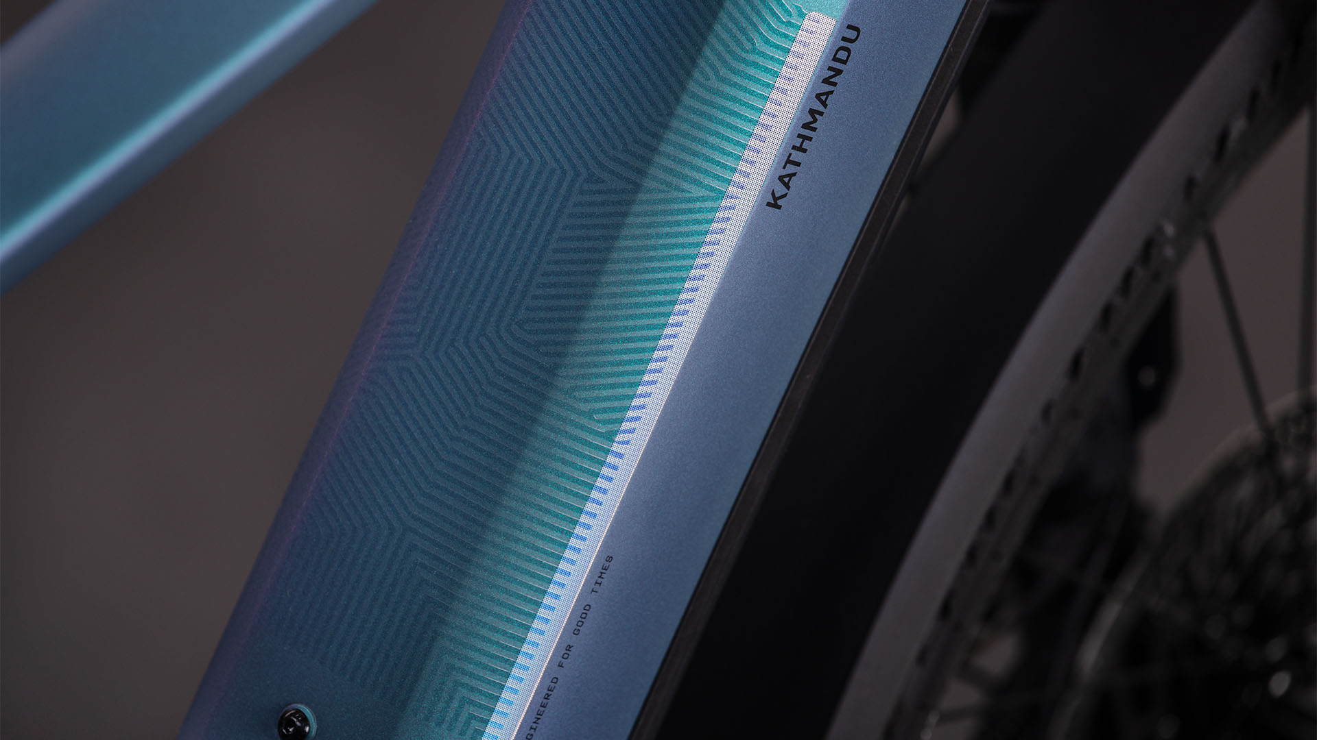 BICICLETA ELECTRICA CUBE KATHMANDU HYBRID EXC 800 SMARAGDGREY PRISM 2026 62 cm [2]