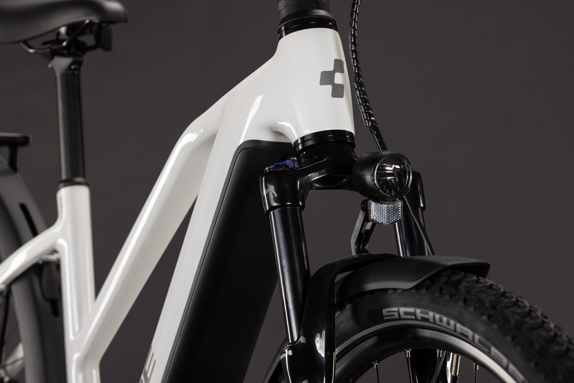 BICICLETA ELECTRICA CUBE NURIDE HYBRID PERFORMANCE 720 TRAPEZE METALLICWHITE GREY 2027 54 cm [4]
