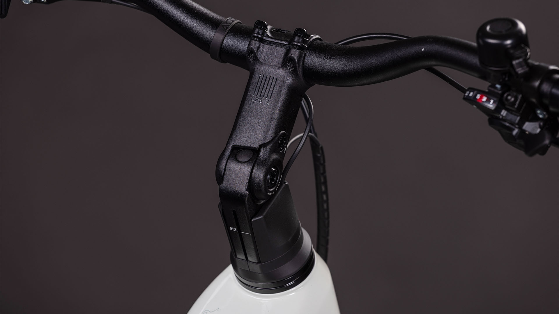 BICICLETA ELECTRICA CUBE NURIDE HYBRID PERFORMANCE 600 EASY ENTRY DESERTSTONE GREY 2026 54 cm [3]