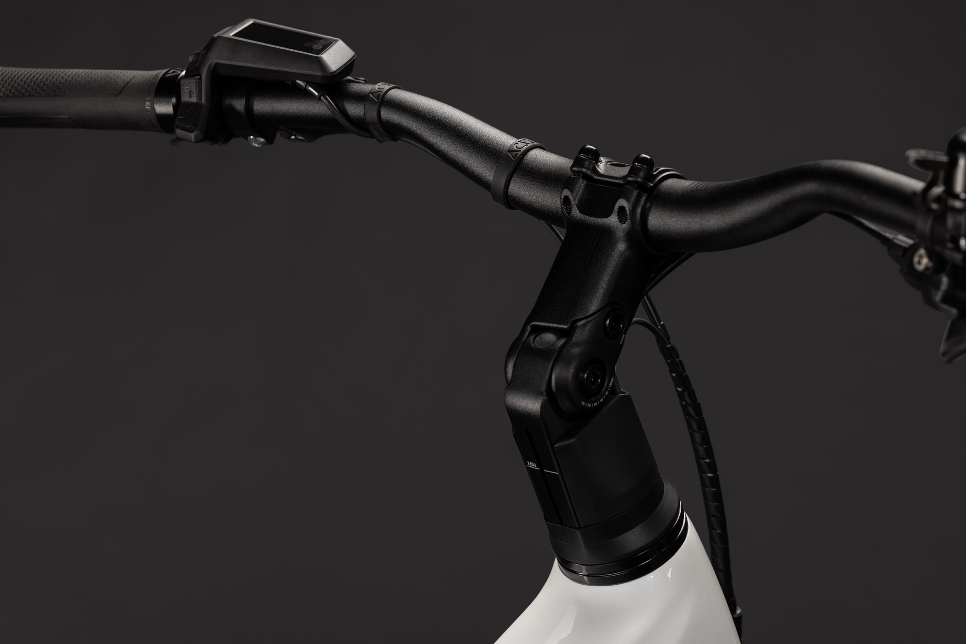 BICICLETA ELECTRICA CUBE NURIDE HYBRID PERFORMANCE 720 METALLICWHITE GREY 2027 50 cm [3]