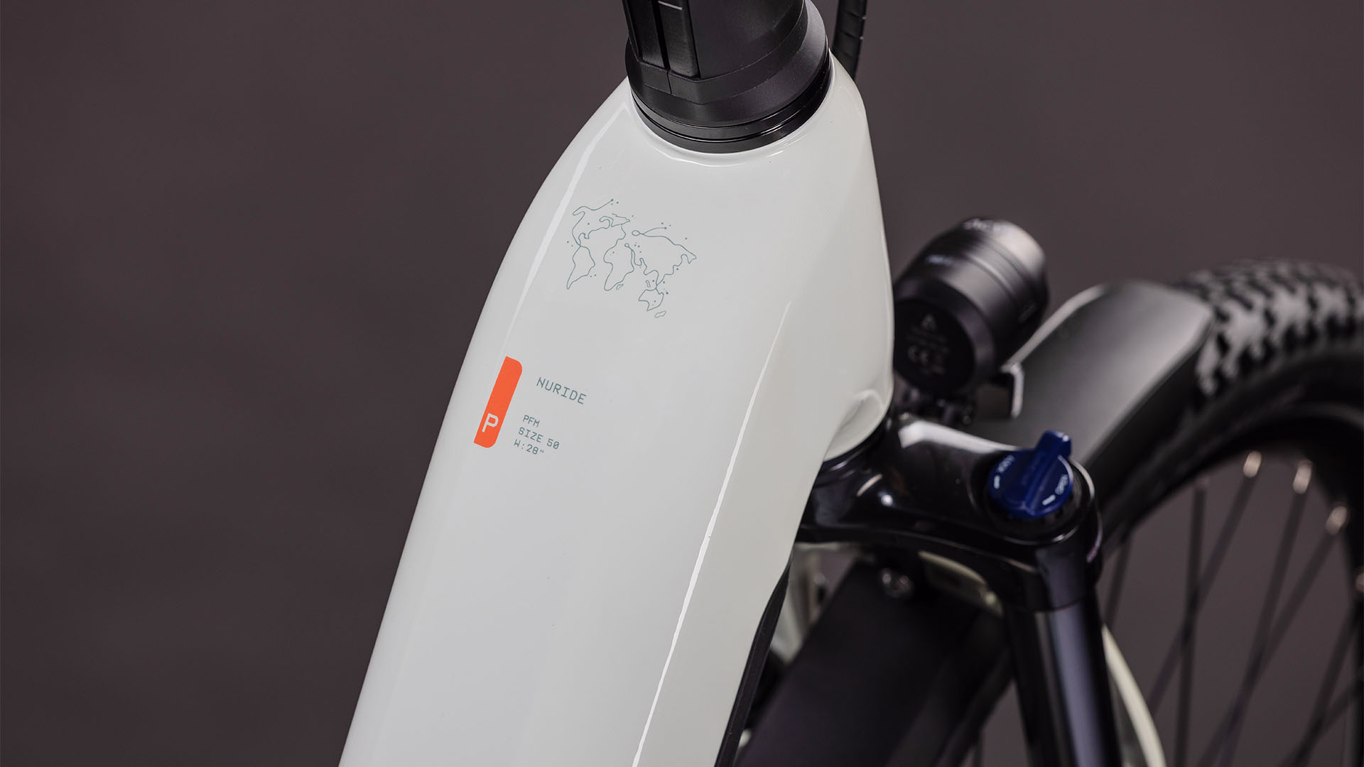 BICICLETA ELECTRICA CUBE NURIDE HYBRID PERFORMANCE 600 EASY ENTRY DESERTSTONE GREY 2026 46 cm [2]