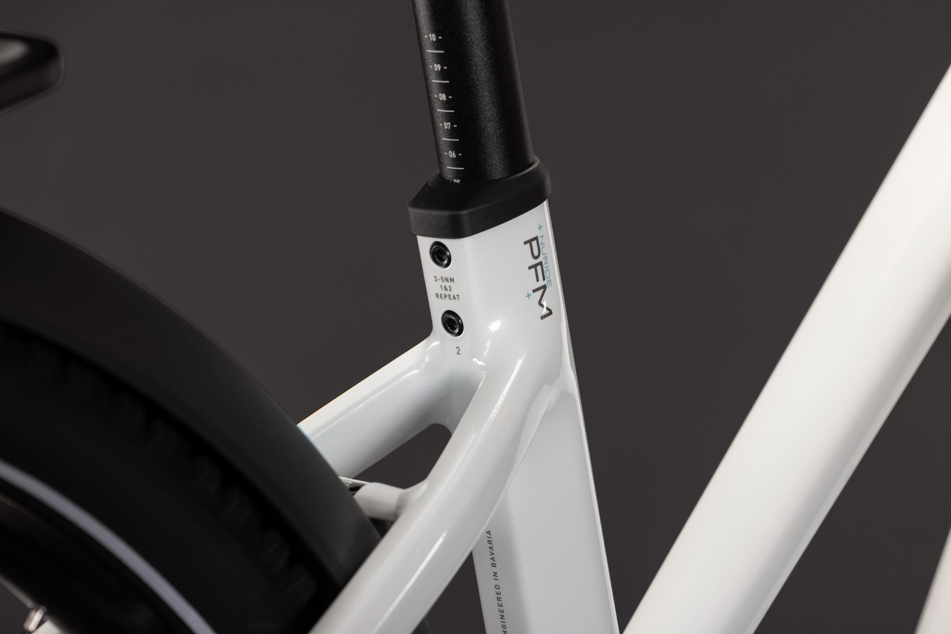 BICICLETA ELECTRICA CUBE NURIDE HYBRID PERFORMANCE 720 TRAPEZE METALLICWHITE GREY 2027 50 cm [3]