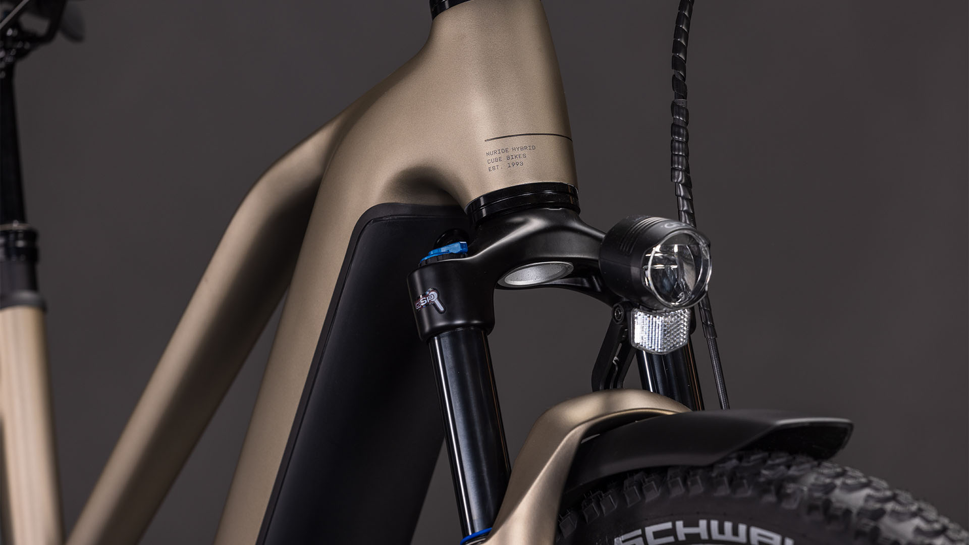 BICICLETA ELECTRICA CUBE NURIDE HYBRID PRO 600 TRAPEZE FLASHSTONE CHROME 2026 54 cm [4]