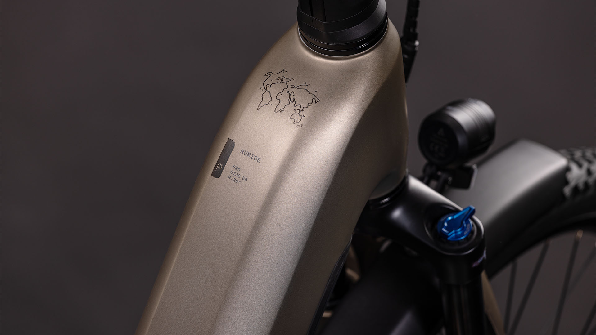 BICICLETA ELECTRICA CUBE NURIDE HYBRID PRO 800 EASY ENTRY FLASHSTONE CHROME 2026 54 cm [1]