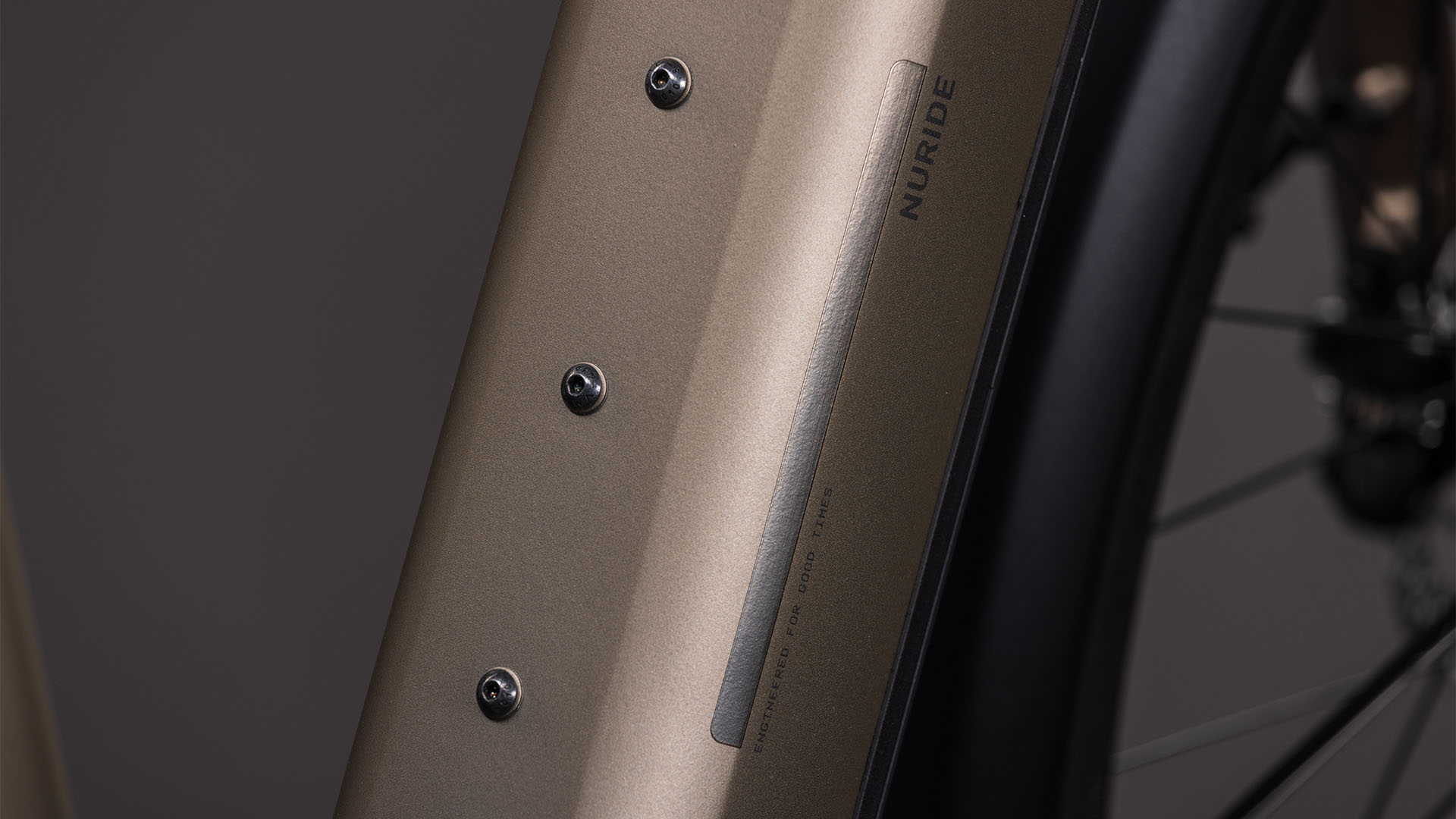 BICICLETA ELECTRICA CUBE NURIDE HYBRID PRO 800 FLASHSTONE CHROME 2026 58 cm [2]