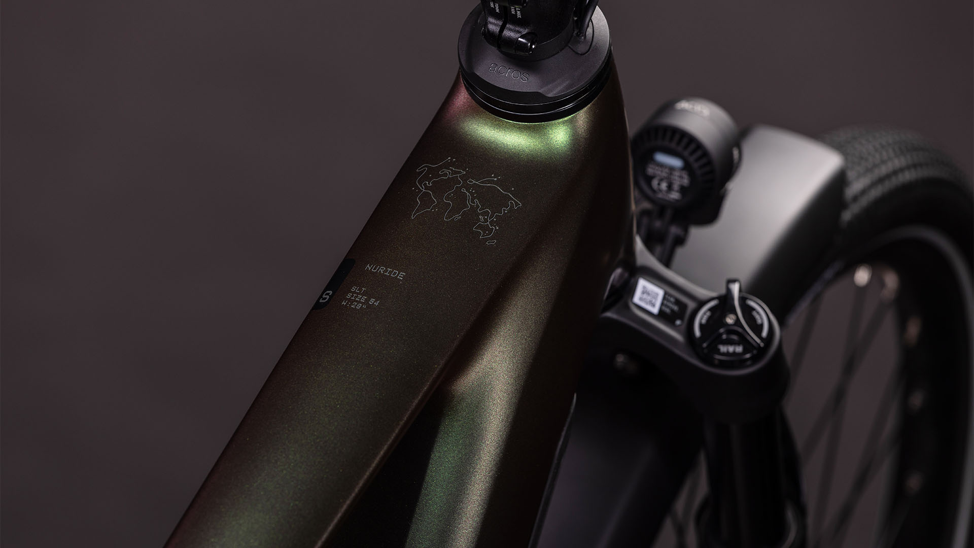 BICICLETA ELECTRICA CUBE NURIDE HYBRID SLT 800 STELLAR CHROME 2026 62 cm [1]