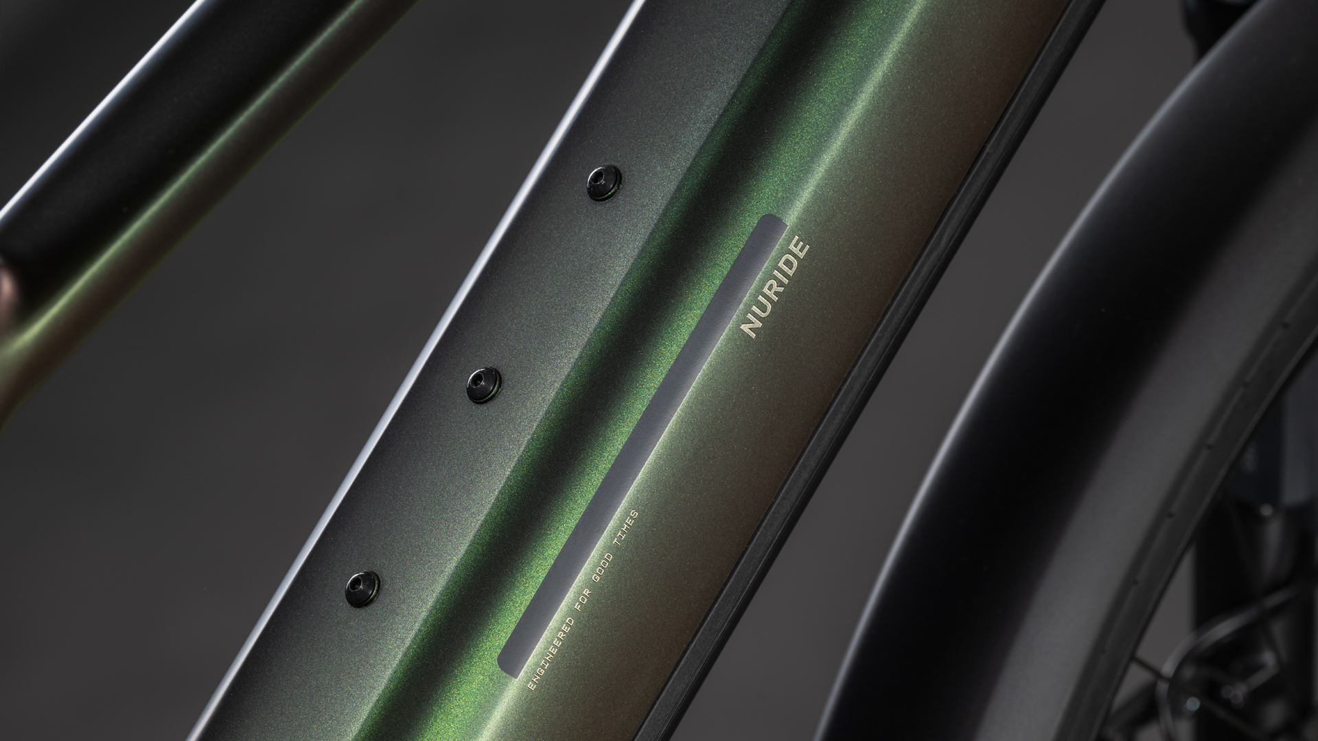 BICICLETA ELECTRICA CUBE NURIDE HYBRID SLT 800 TRAPEZE STELLAR CHROME 2026 46 cm [2]