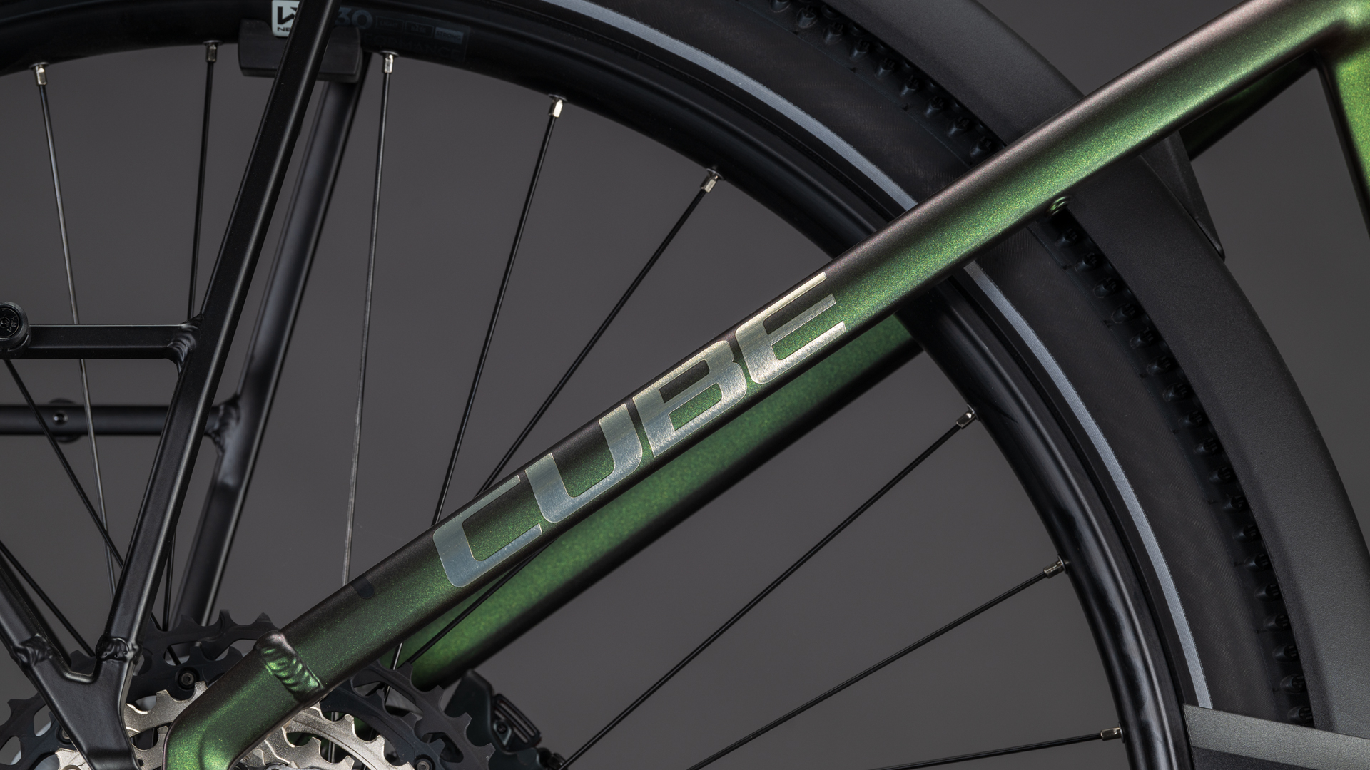 BICICLETA ELECTRICA CUBE NURIDE HYBRID SLT 800 TRAPEZE STELLAR CHROME 2026 46 cm [4]