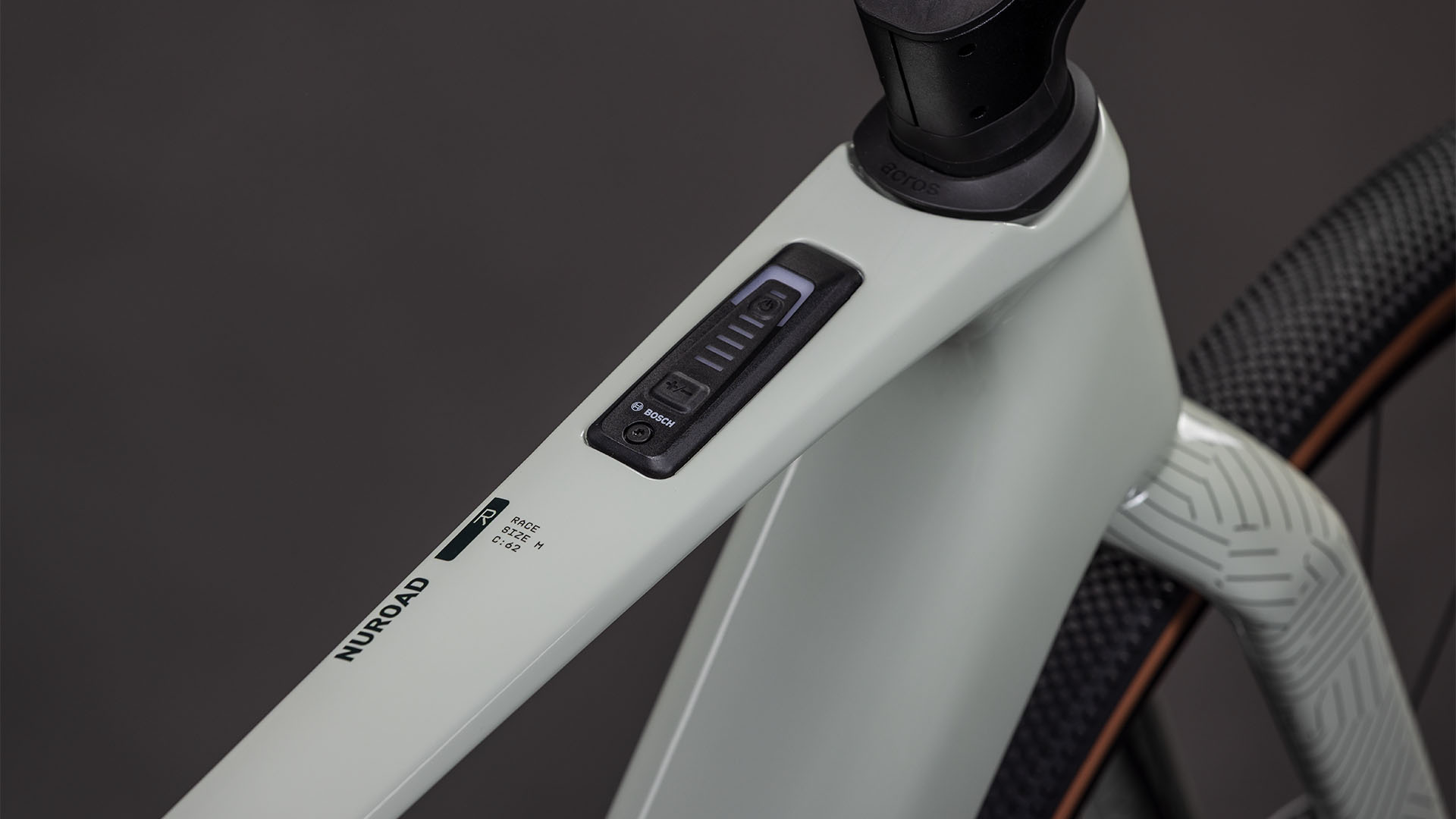 BICICLETA ELECTRICA CUBE NUROAD HYBRID C:62 RACE 400X REEDBEIGE BLACK 2026 XS [2]