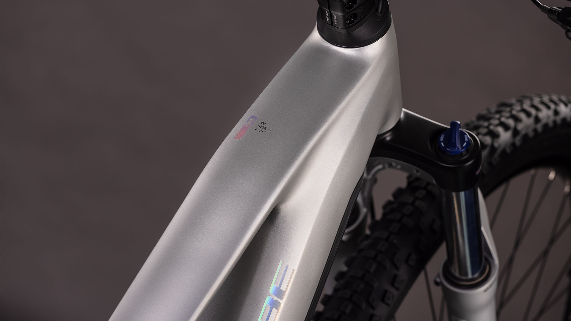 BICICLETA ELECTRICA CUBE REACTION HYBRID ONE 800 SLEEKGREY PRISM 2026 cadru M (18") - roti 29 [1]