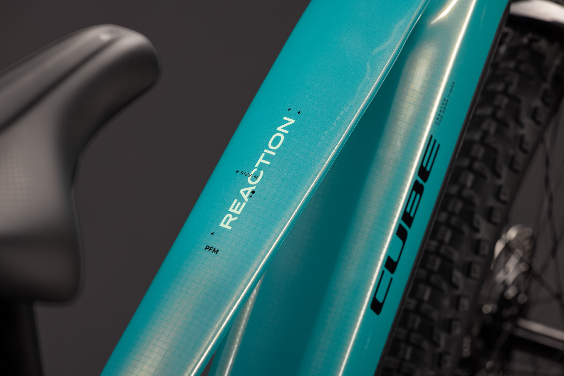 BICICLETA ELECTRICA CUBE REACTION HYBRID PERFORMANCE 720 MALDIVIAN BLACK 2027 cadru XL (22") - roti 29 [2]