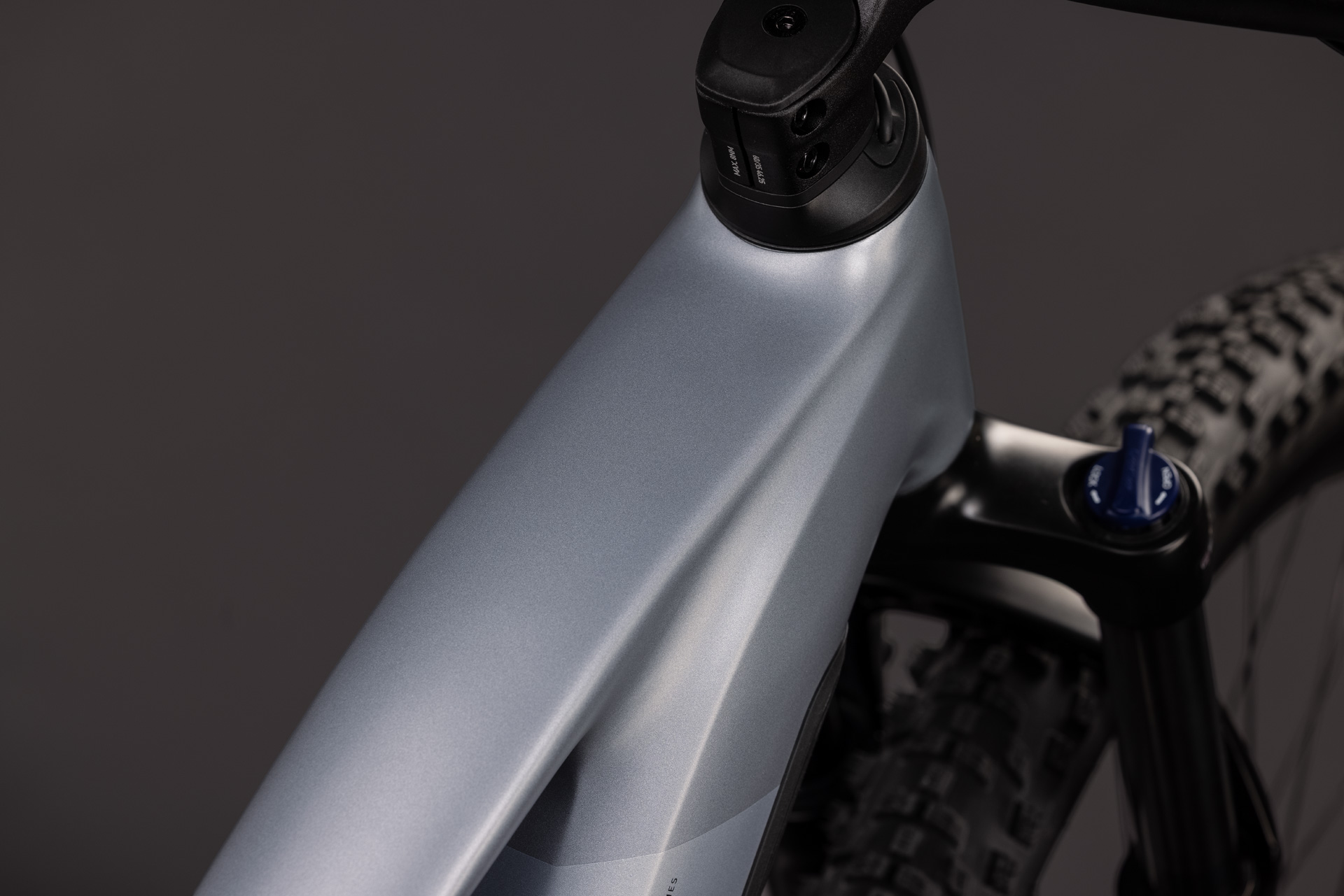 BICICLETA ELECTRICA CUBE REACTION HYBRID PERFORMANCE 720 ASHGREY PRISM 2027 cadru S (16") - roti 27.5 [1]