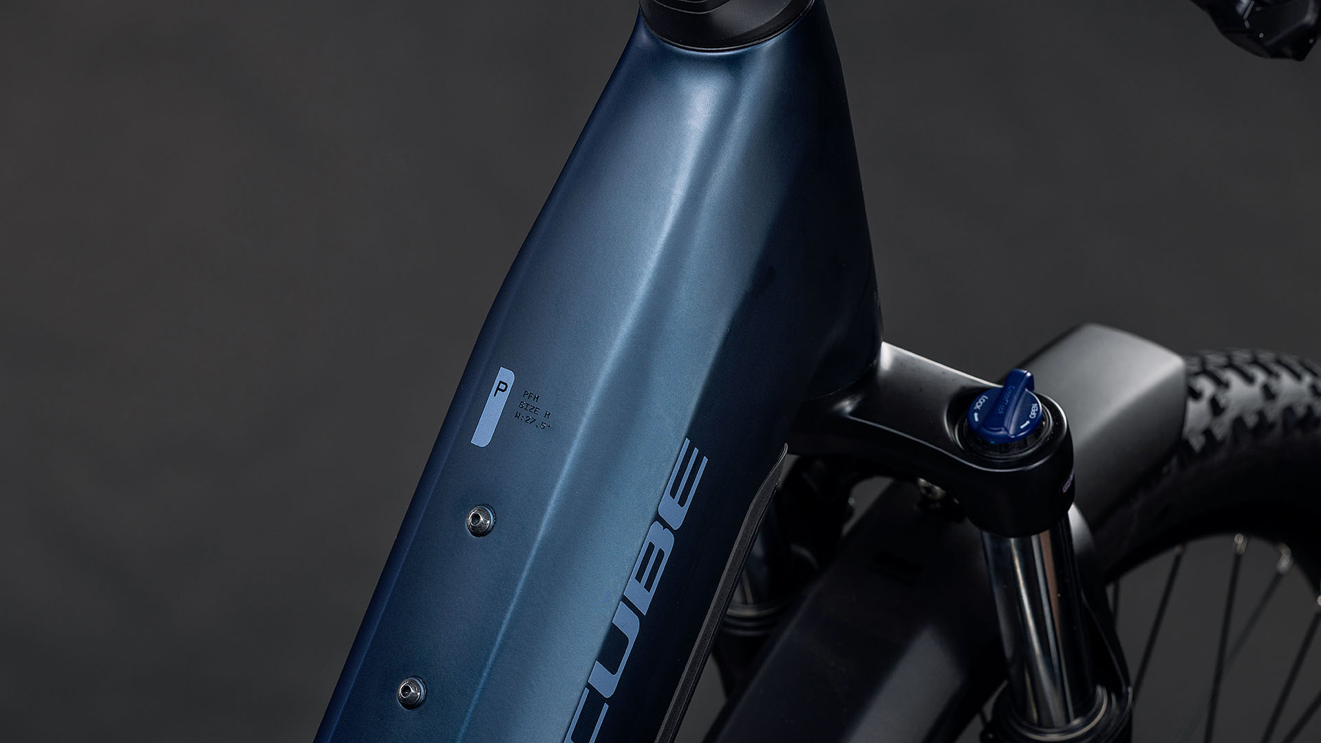 BICICLETA ELECTRICA CUBE REACTION HYBRID PERFORMANCE 600 FE EASY ENTRY INDIGOBLUE REFLEX 2026 cadru M (18") - roti 29 [1]