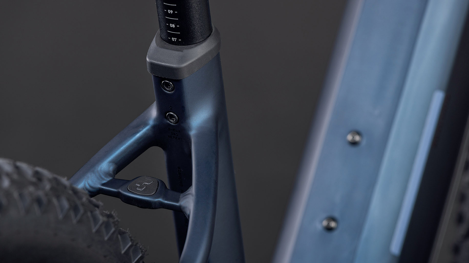 BICICLETA ELECTRICA CUBE REACTION HYBRID PERFORMANCE 600 EASY ENTRY INDIGOBLUE REFLEX 2026 cadru XL (22") - roti 29 [3]