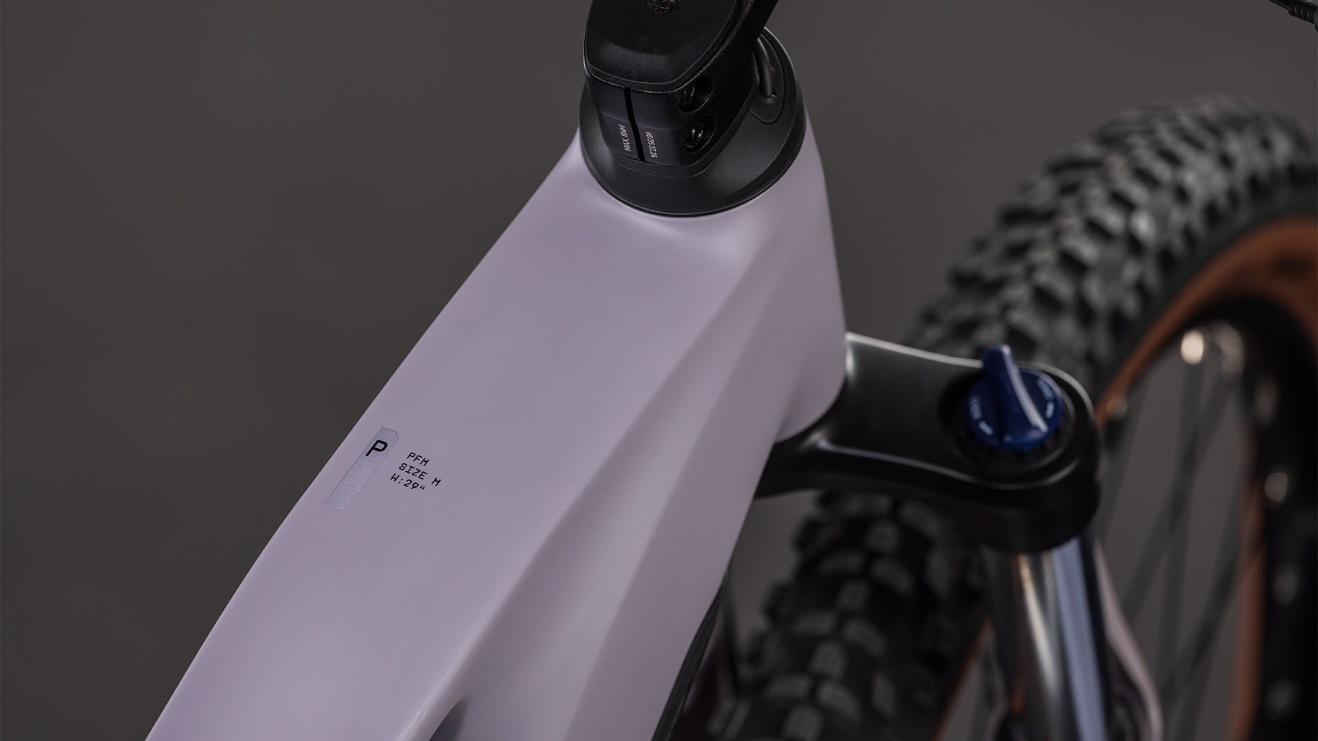 BICICLETA ELECTRICA CUBE REACTION HYBRID PERFORMANCE 600 PLUMGREY BLACK 2026 cadru XXL (23") - roti 29 [1]