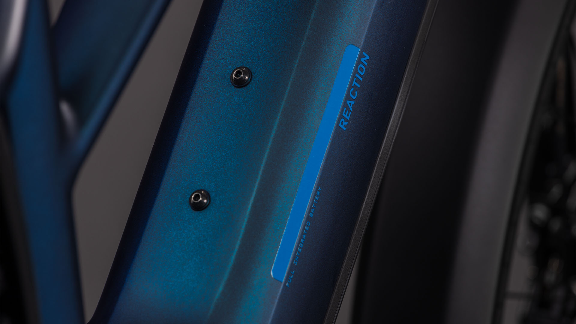 BICICLETA ELECTRICA CUBE REACTION HYBRID PRO 800 FE TRAPEZE NEBULAR DAZZLE 2026 cadru S (16") - roti 27.5 [2]