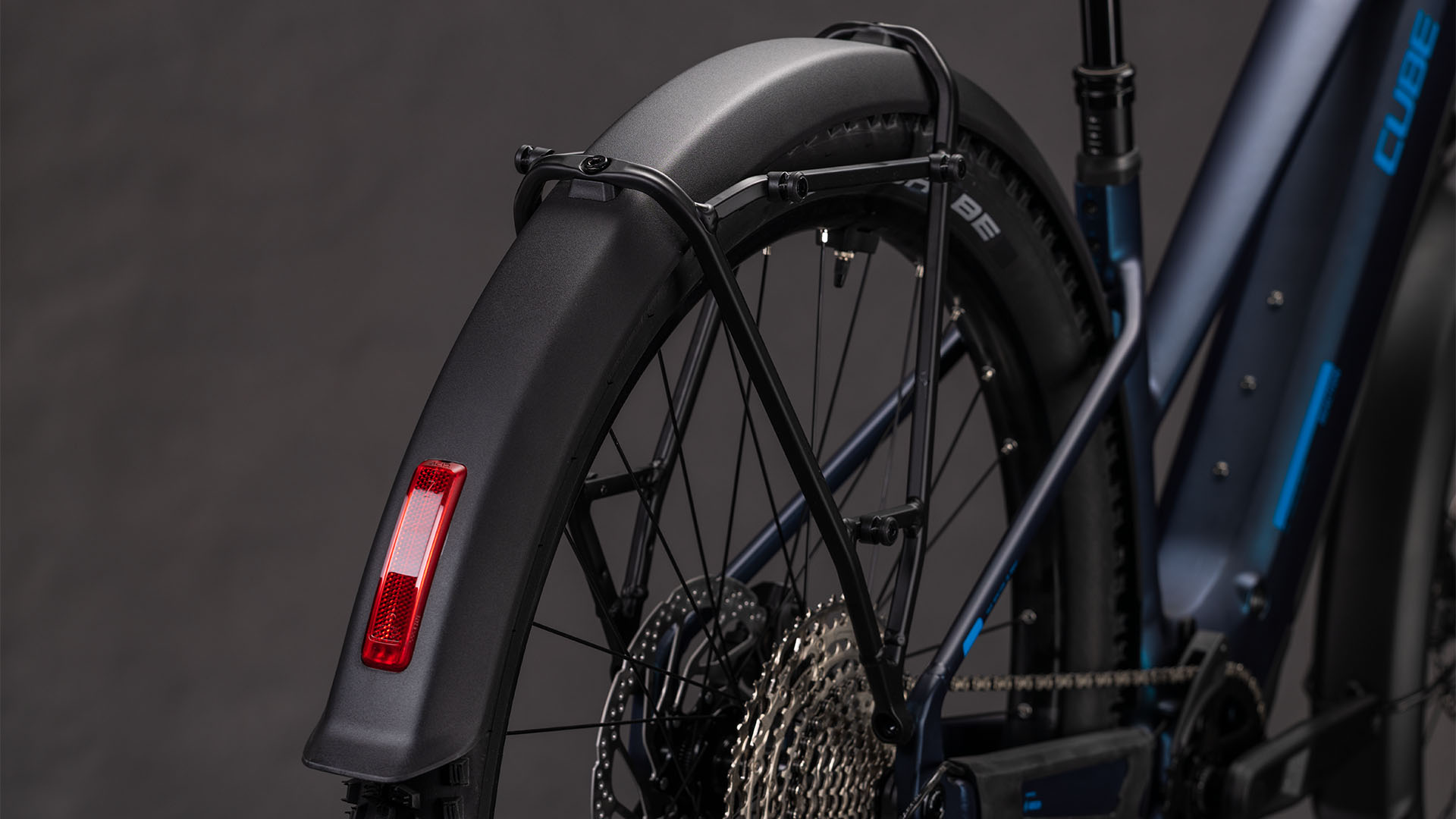 BICICLETA ELECTRICA CUBE REACTION HYBRID PRO 800 FE TRAPEZE NEBULAR DAZZLE 2026 cadru M (18") - roti 29 [3]