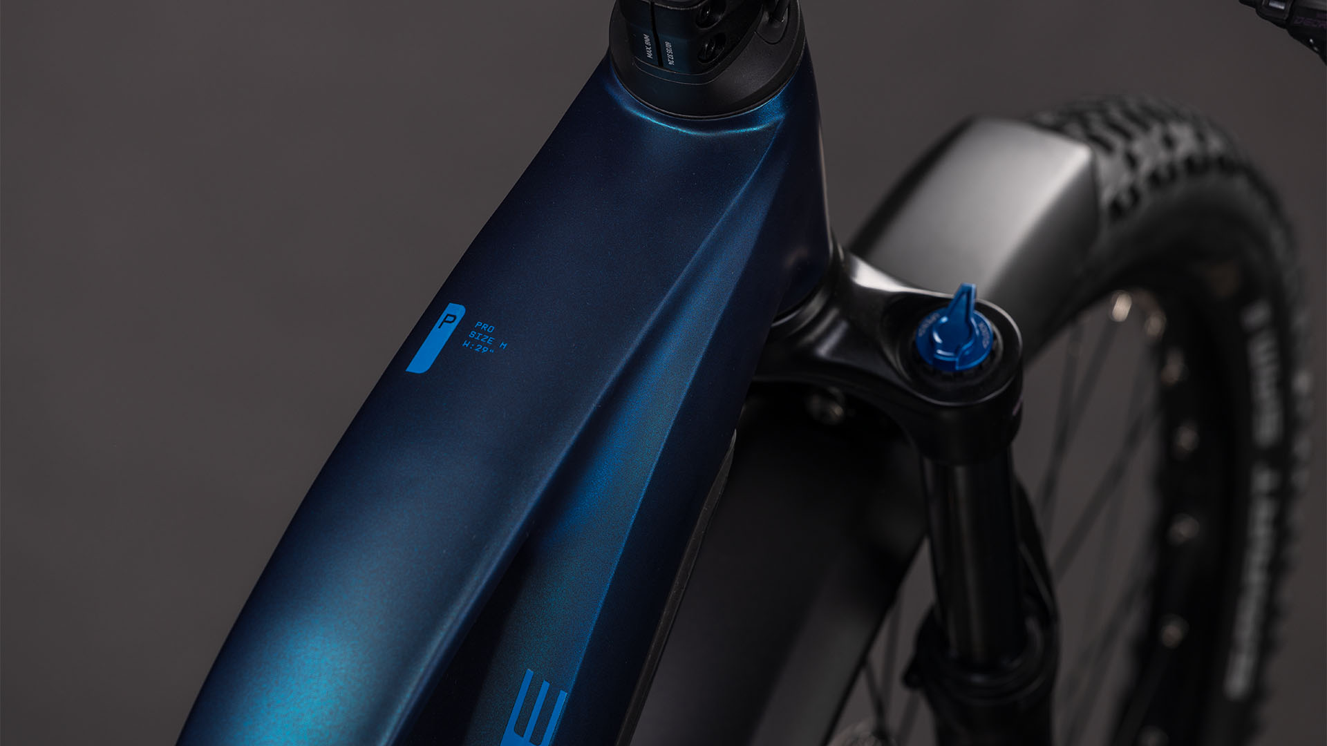 BICICLETA ELECTRICA CUBE REACTION HYBRID PRO 800 FE TRAPEZE NEBULAR DAZZLE 2026 cadru M (18") - roti 29 [1]