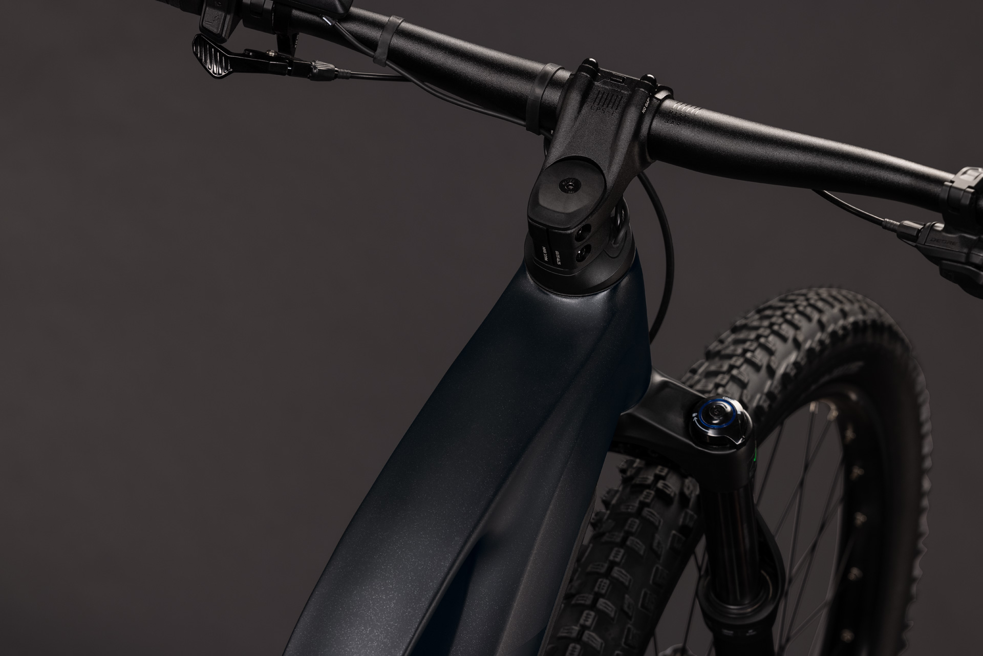 BICICLETA ELECTRICA CUBE REACTION HYBRID PRO 800 TRAPEZE SILVERDUST PRISM 2027 cadru M (18") - roti 29 [1]