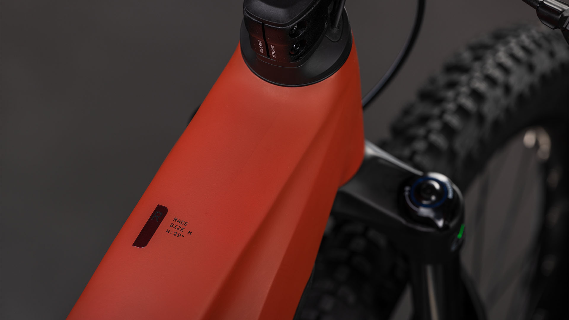 BICICLETA ELECTRICA CUBE REACTION HYBRID RACE 800 AMBER BLACK 2026 cadru XXL (23") - roti 29 [2]