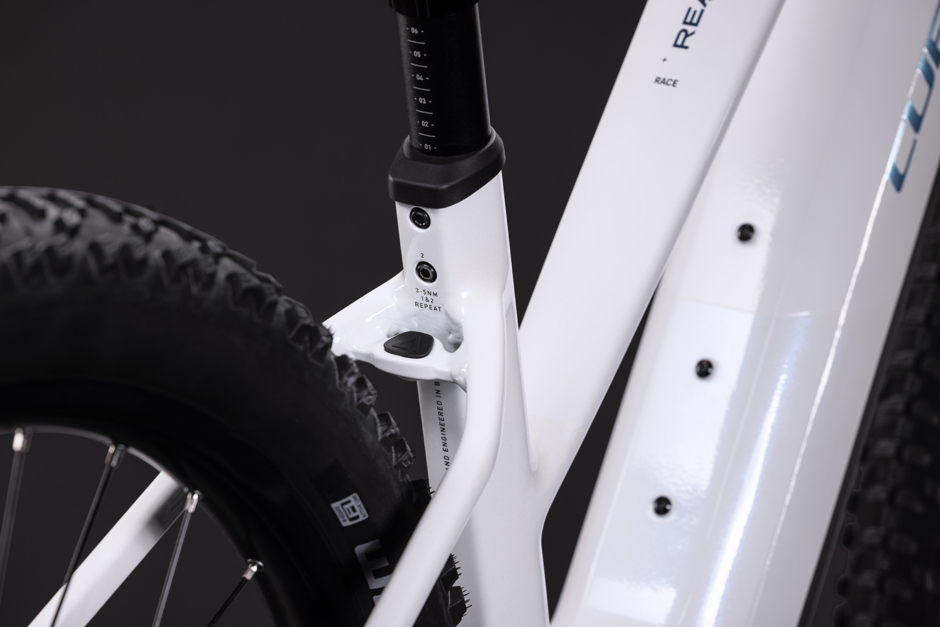 BICICLETA ELECTRICA CUBE REACTION HYBRID RACE 800 TRAPEZE SNOW BLACK 2027 cadru XL (22") - roti 29 [3]