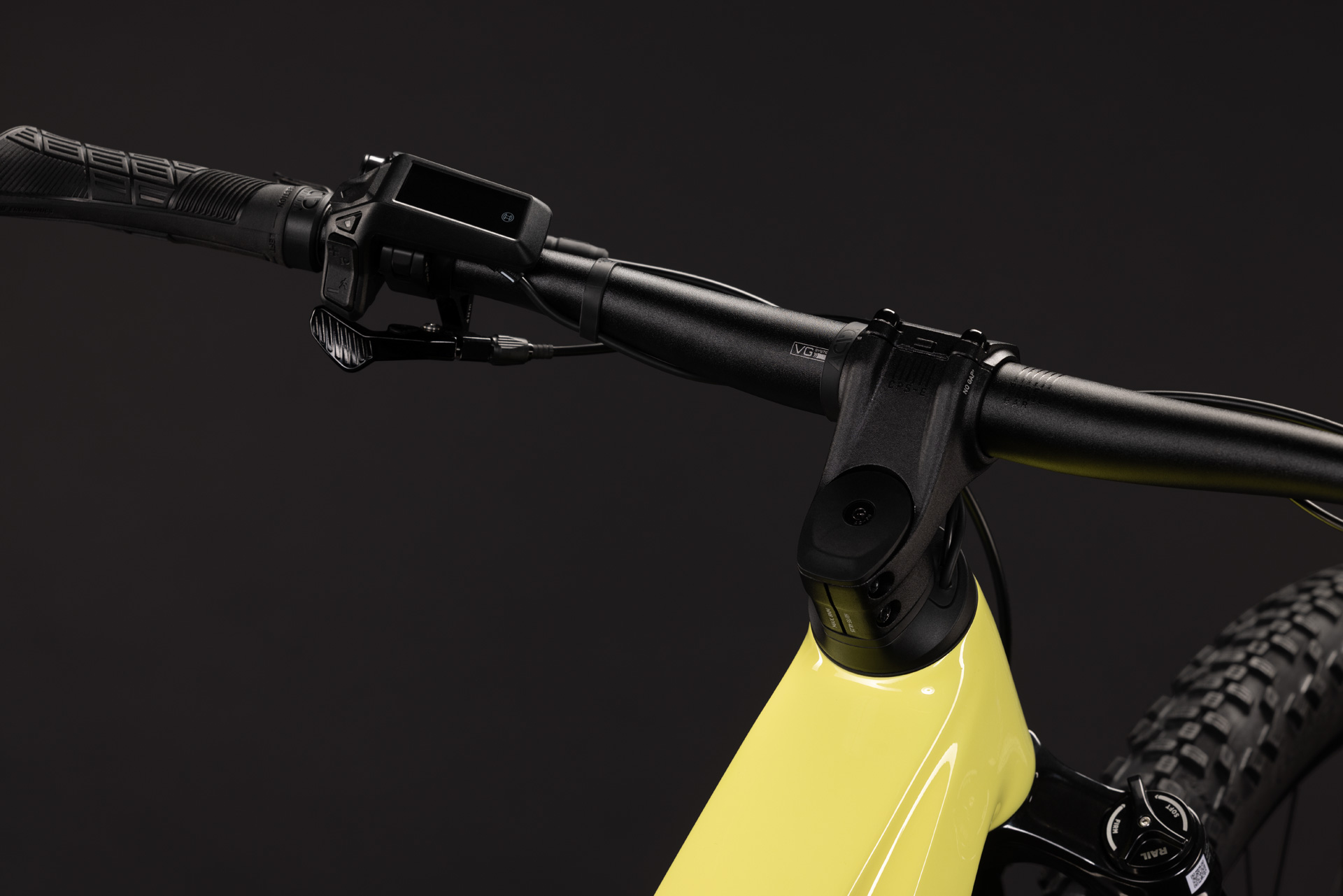 BICICLETA ELECTRICA CUBE REACTION HYBRID RACE 800 TRAPEZE BANANASPLIT BLACK 2027 cadru L (20") - roti 29 [1]