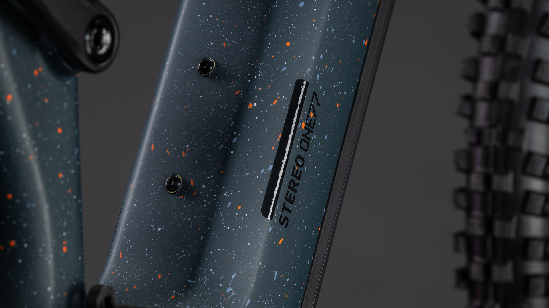 BICICLETA ELECTRICA CUBE STEREO HYBRID ONE77 HPC SLT 800 GALAXY ORANGE 2026 S [3]