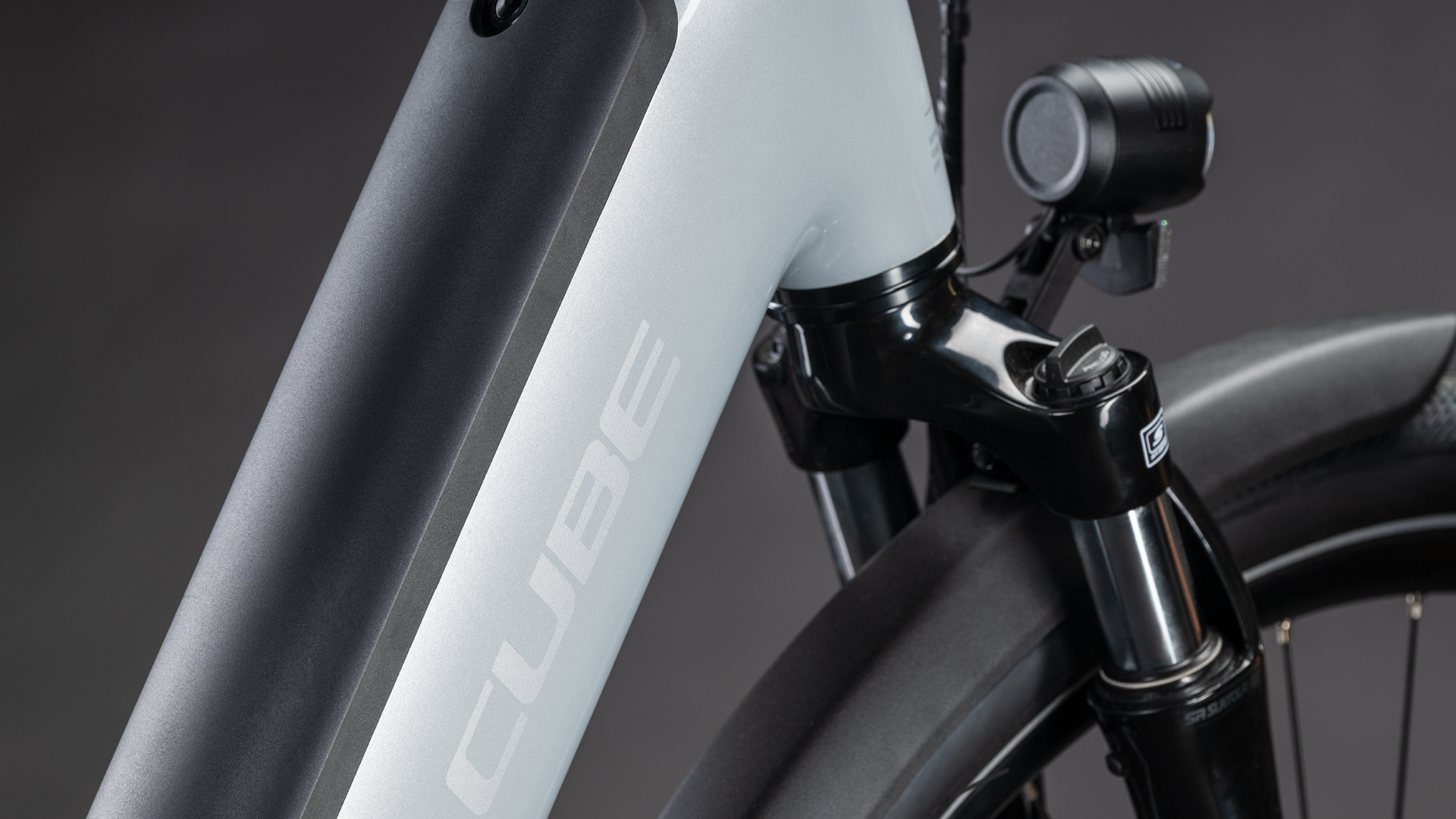 BICICLETA ELECTRICA CUBE SUPREME HYBRID COMFORT ONE 600 EASY ENTRY FOGGREY REFLEX 2026 58 cm [2]