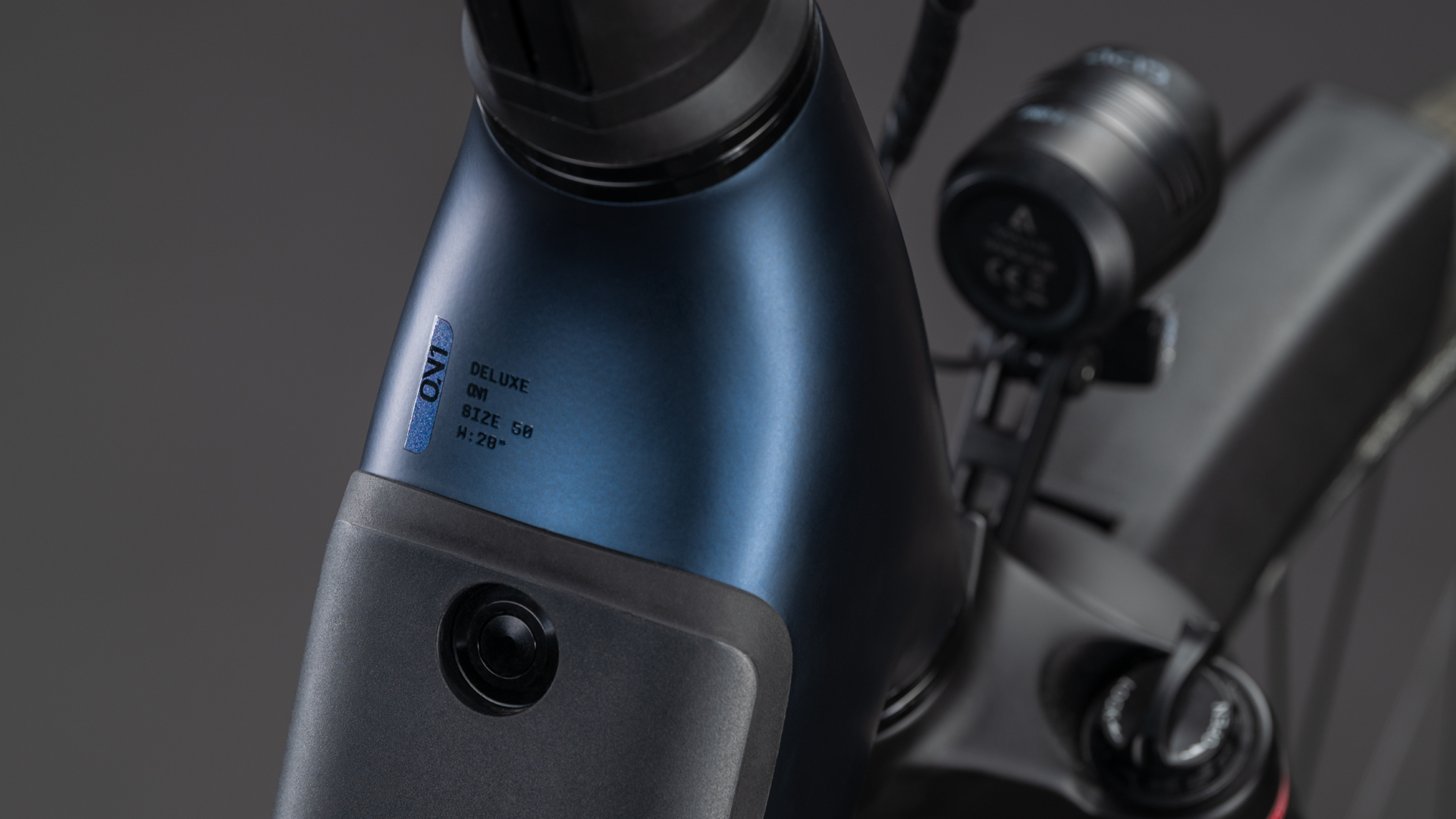 BICICLETA ELECTRICA CUBE SUPREME HYBRID DELUXE ONE 600 EASY ENTRY INDIGOBLUE SWITCH 2026 54 cm [1]