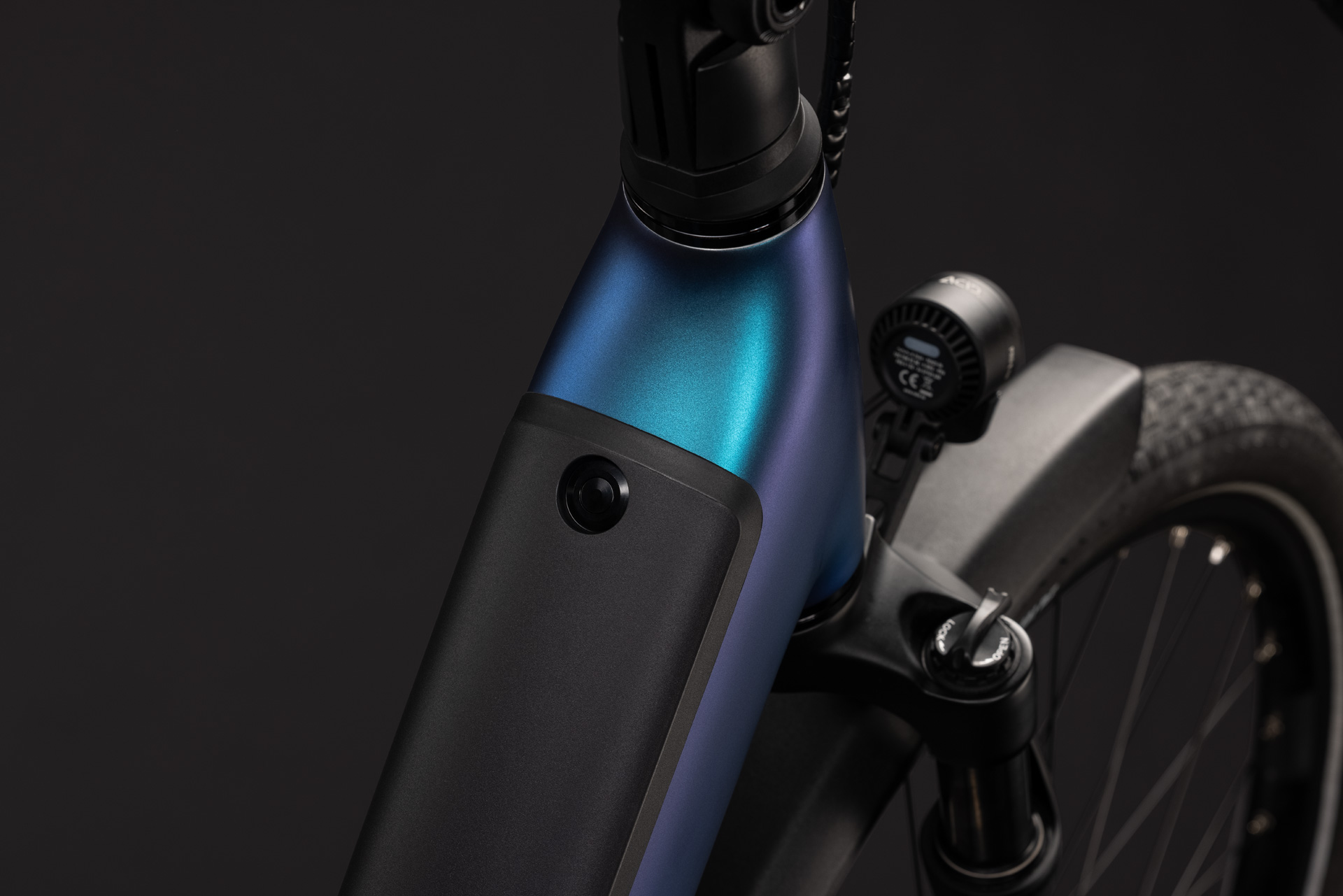 BICICLETA ELECTRICA CUBE SUPREME HYBRID DELUXE PRO 600 EASY ENTRY NEBULA BLUE 2027 cadru 54cm - roti 28 [1]