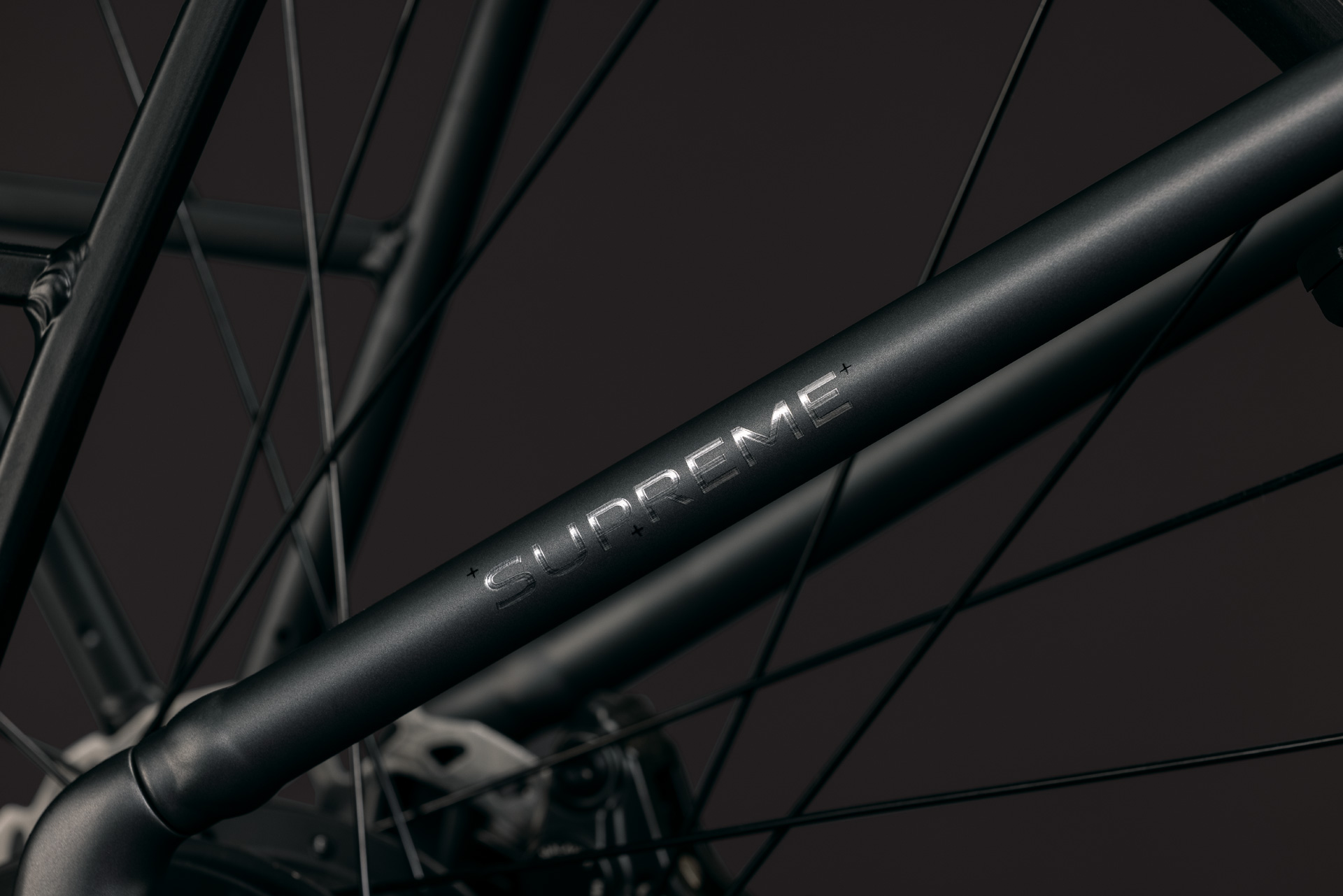 BICICLETA ELECTRICA CUBE SUPREME HYBRID DELUXE SLT 600 EASY ENTRY SLABGREY CHROME 2027 50 cm [2]