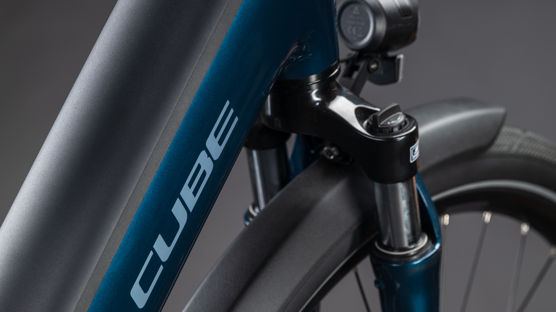 BICICLETA ELECTRICA CUBE SUPREME RT HYBRID COMFORT EX 600 EASY ENTRY NAUTICA PRISM 2026 46 cm [2]