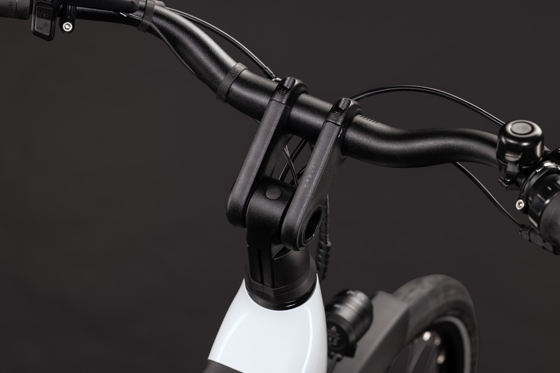 BICICLETA ELECTRICA CUBE SUPREME RT HYBRID COMFORT EX 600 EASY ENTRY METALLICWHITE REFLEX 2027 cadru 50cm - roti 28 [1]