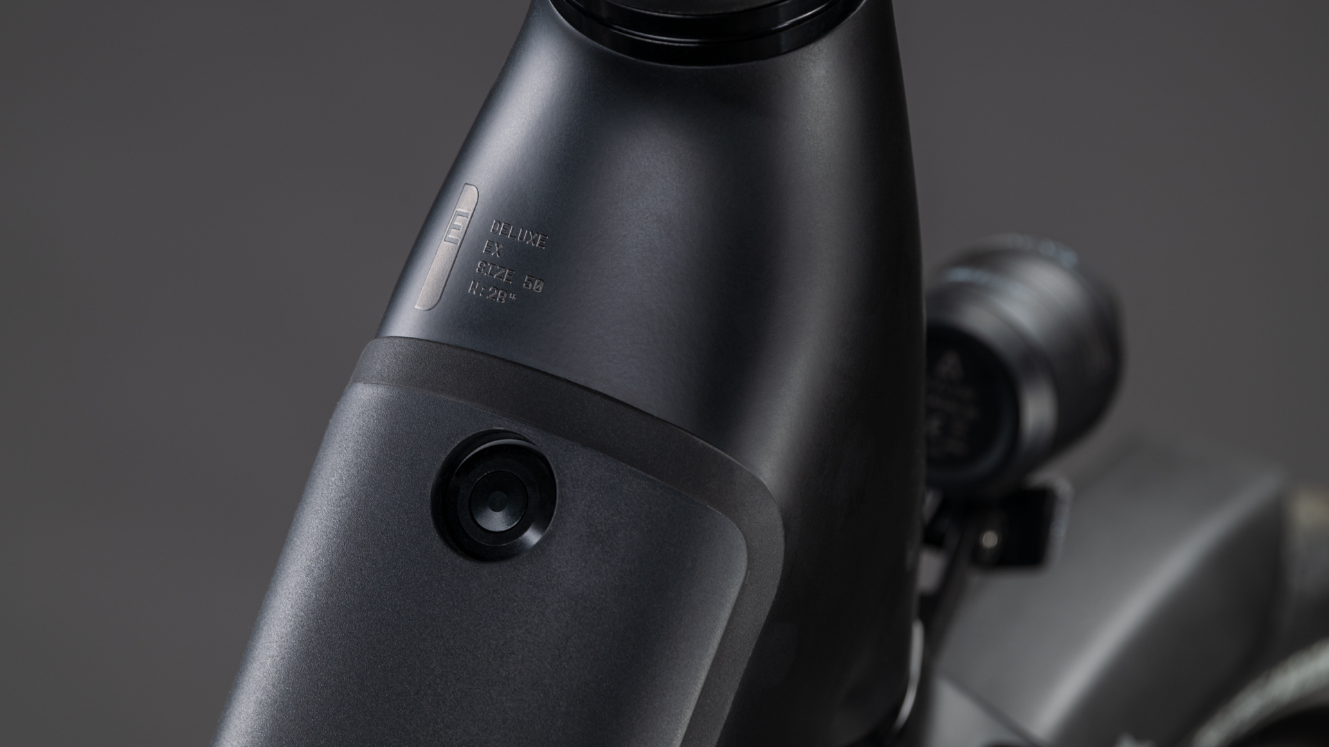 BICICLETA ELECTRICA CUBE SUPREME RT HYBRID DELUXE EX 600 EASY ENTRY BLACK CHROME 2026 50 cm [1]