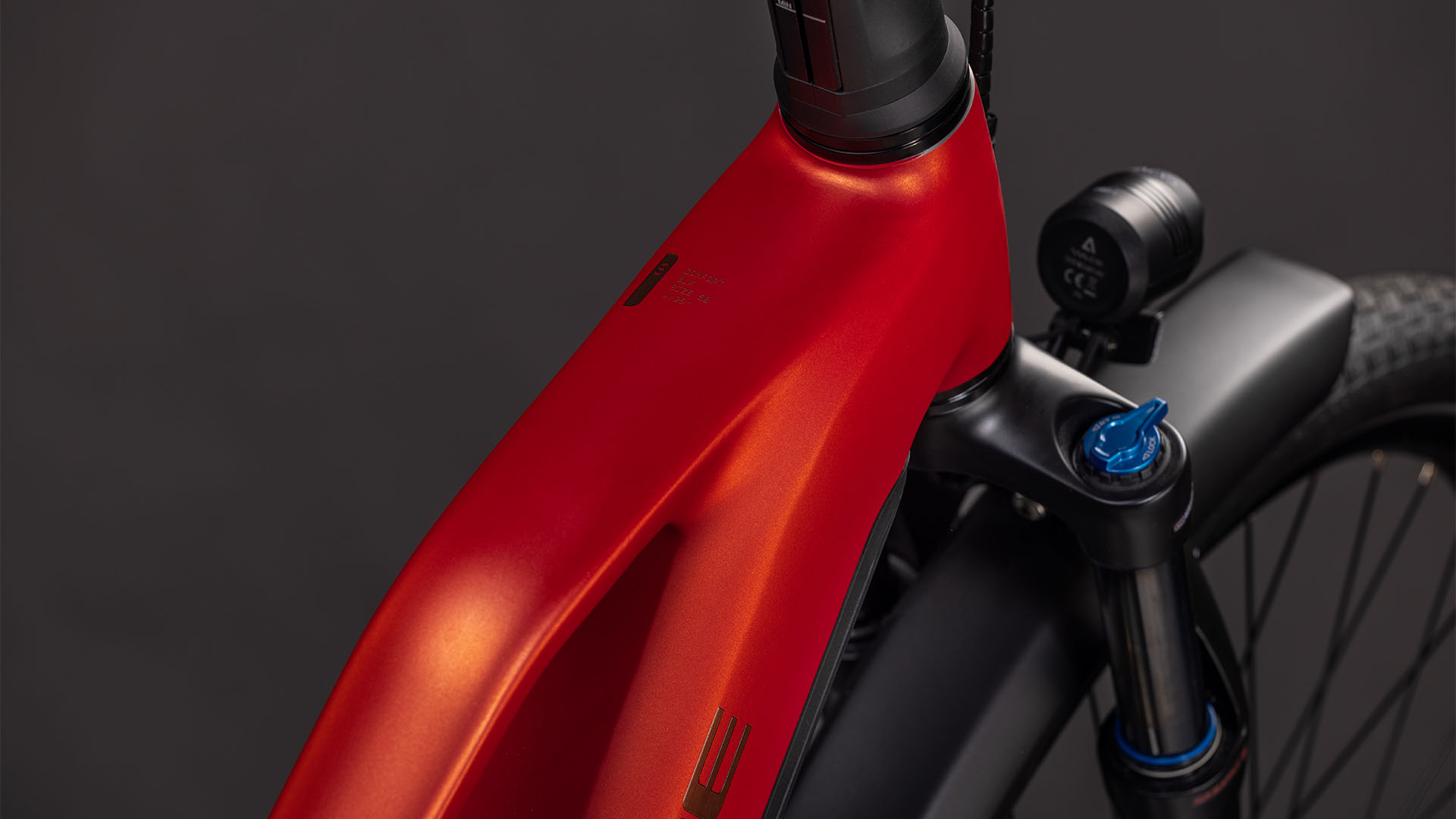 BICICLETA ELECTRICA CUBE TOURING HYBRID COMFORT SLX 800 TRAPEZE CHILLI CHROME 2026 46 cm [1]