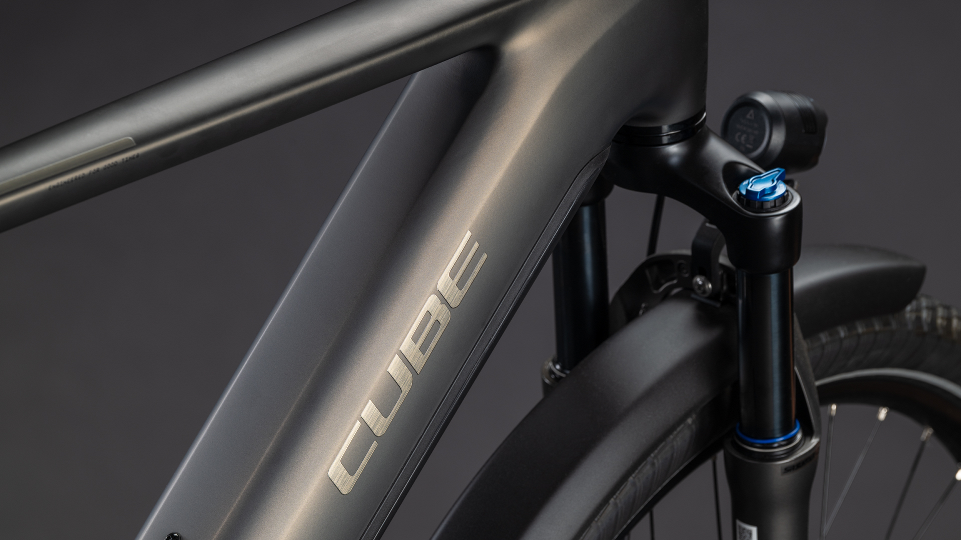 BICICLETA ELECTRICA CUBE TOURING HYBRID COMFORT SLX 800 CHARCOAL CHROME 2026 50 cm [2]