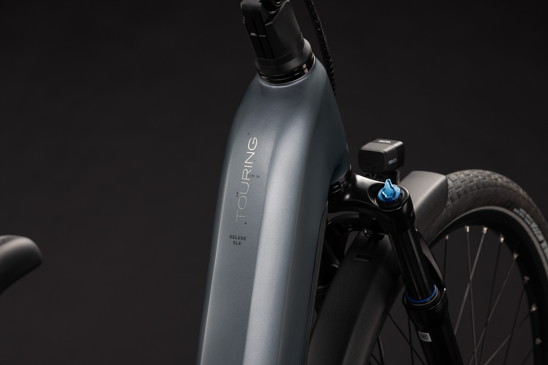 BICICLETA ELECTRICA CUBE TOURING HYBRID DELUXE SLX 800 EASY ENTRY SLABGREY CHROME 2027 62 cm [1]