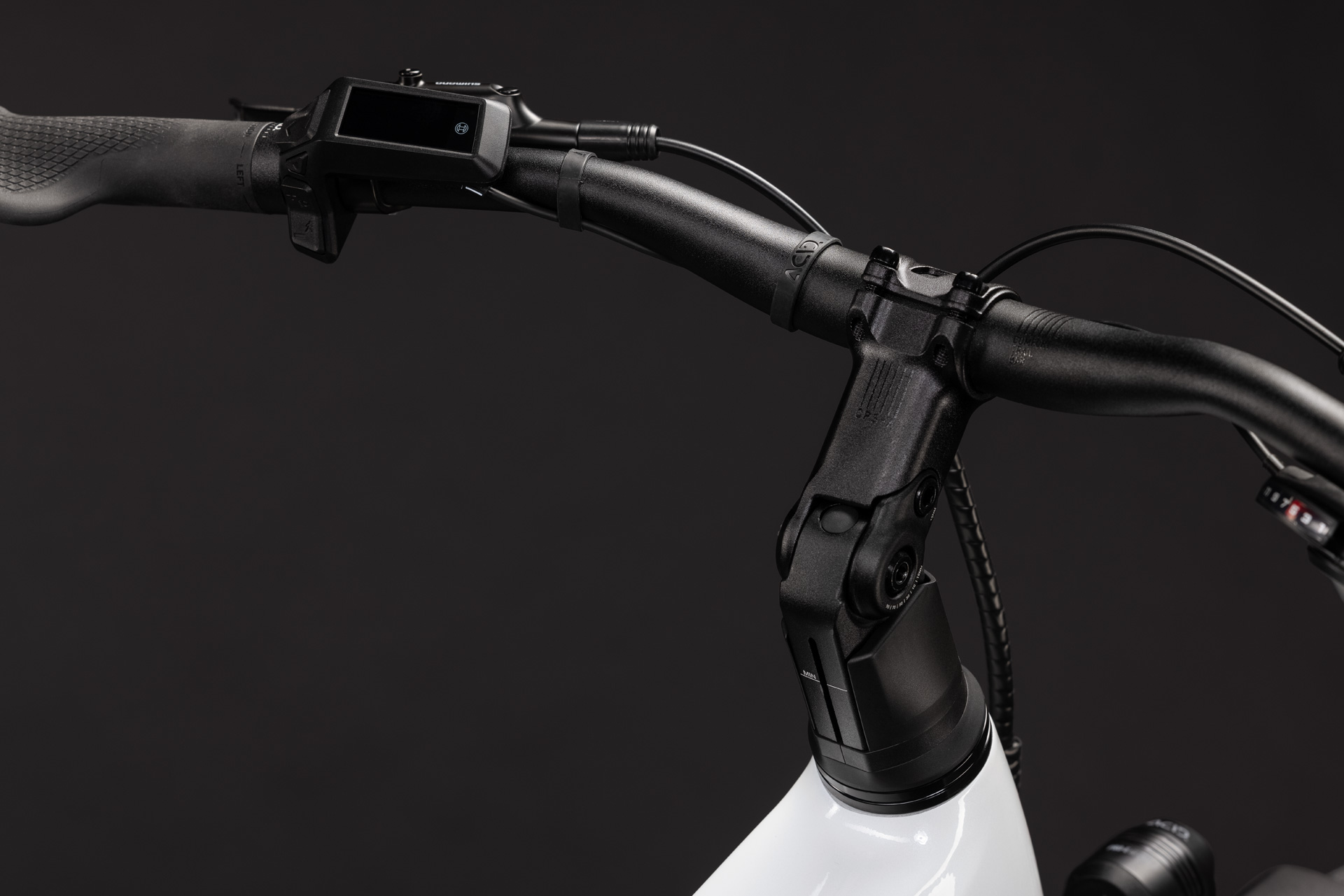 BICICLETA ELECTRICA CUBE TOURING HYBRID ONE 600 METALLICWHITE CHROME 2027 62 cm [2]