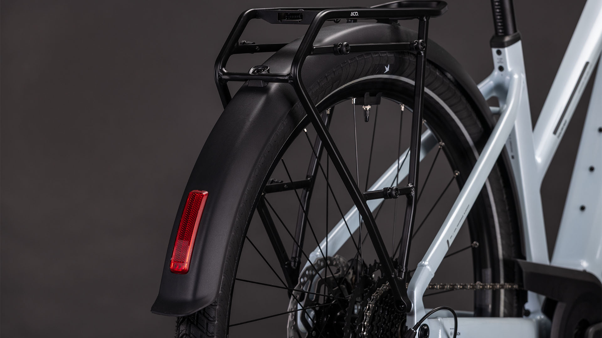 BICICLETA ELECTRICA CUBE TOURING HYBRID ONE 600 TRAPEZE GLACIER REFLEX 2026 58cm [2]