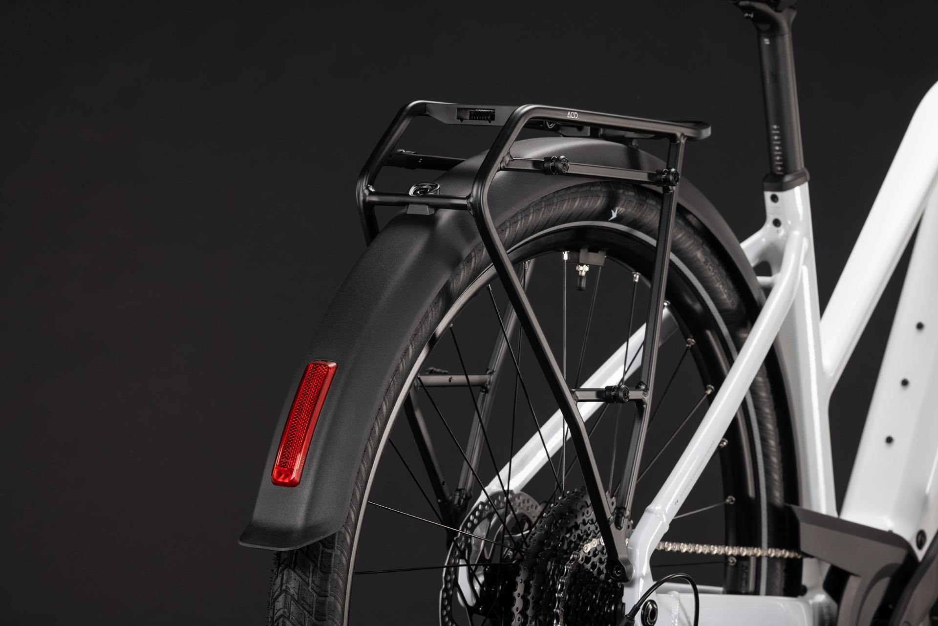 BICICLETA ELECTRICA CUBE TOURING HYBRID ONE 600 TRAPEZE METALLICWHITE CHROME 2027 54 cm [3]