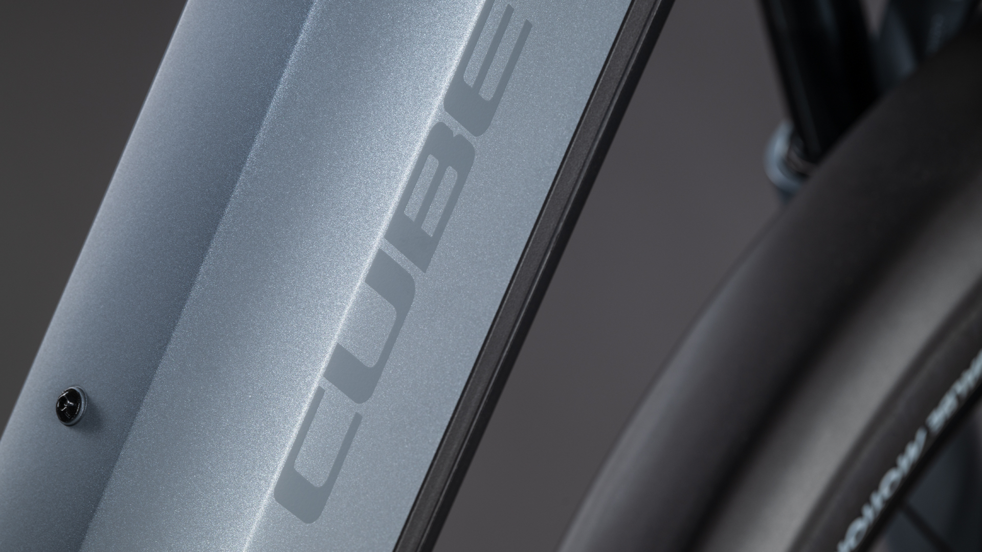 BICICLETA ELECTRICA CUBE TOURING HYBRID PRO 800 EASY ENTRY PEARLGREY GREY 2026 46 cm [2]