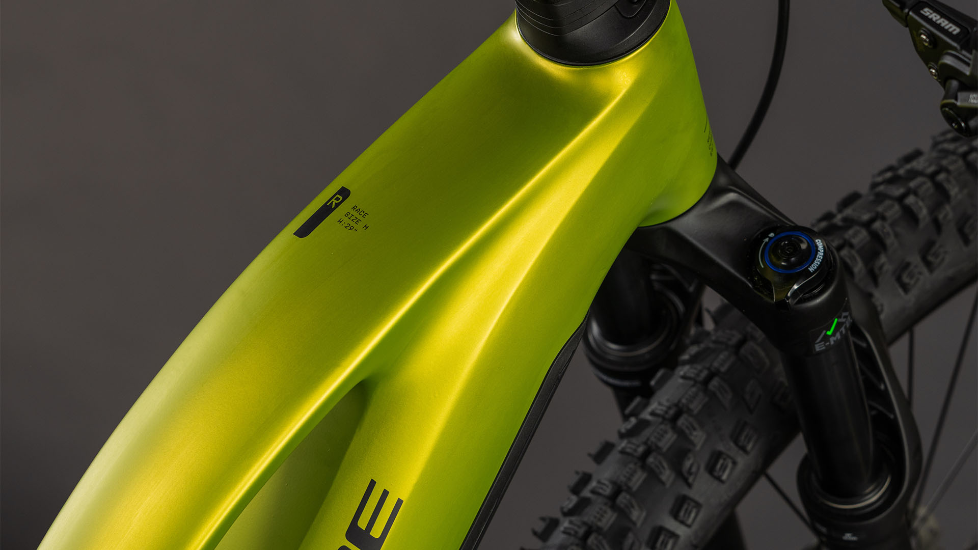 BICICLETA ELECTRICA CUBE REACTION HYBRID RACE 800 TRAPEZE LIZARD BLACK 2026 cadru S (16") - roti 27.5 [1]