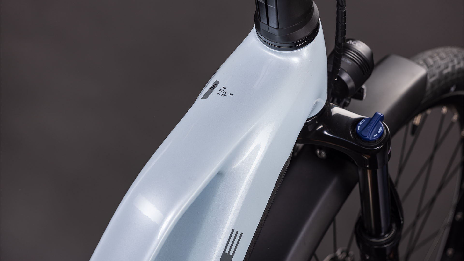 BICICLETA ELECTRICA CUBE TOURING HYBRID ONE 600 TRAPEZE GLACIER REFLEX 2026 46 cm [1]