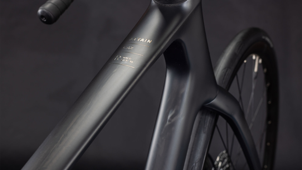 BICICLETA CUBE ATTAIN C:62 RACE BLACKLINE 2026 50 cm [3]