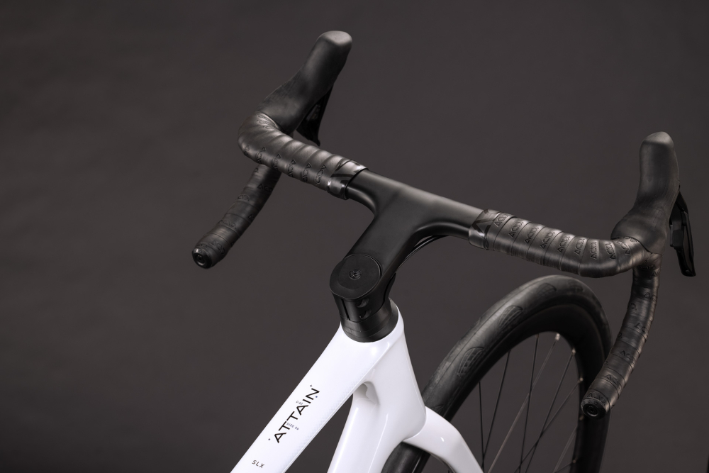 BICICLETA CUBE ATTAIN C:62 SLX METALLICWHITE BLACK 2027 62 cm [2]