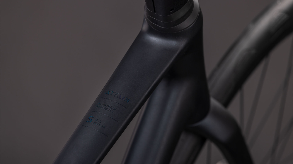 BICICLETA CUBE ATTAIN SLX COAL PRISM 2026 47 cm [2]