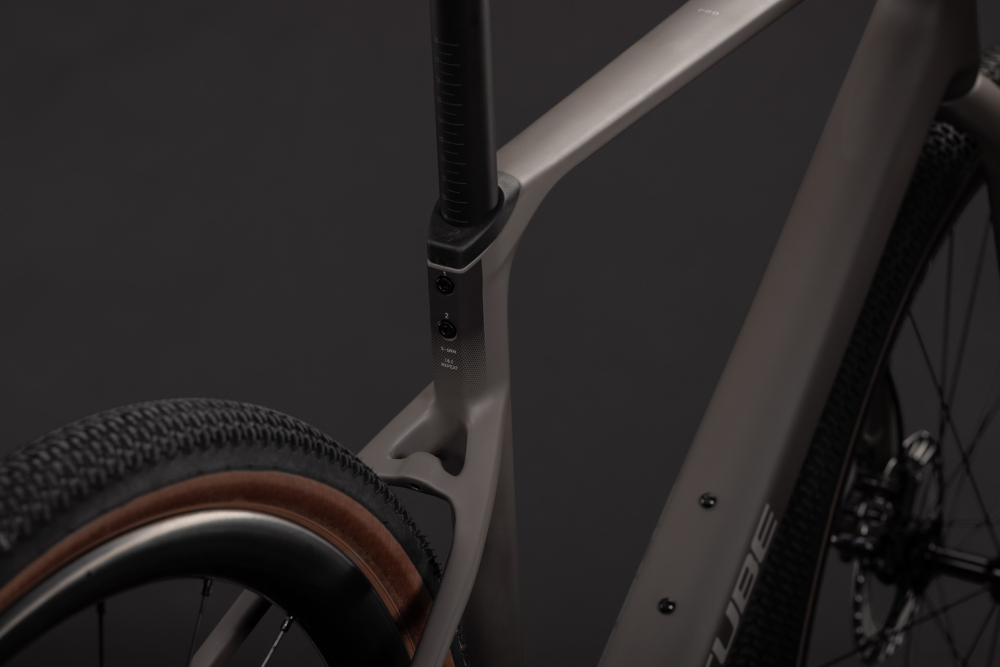 BICICLETA CUBE NUROAD C:62 PRO CEDAR STONE 2027 M [4]