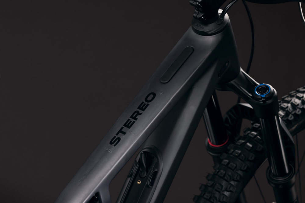 BICICLETA CUBE STEREO HPC RACE CARBON BLACK 2027 S [2]